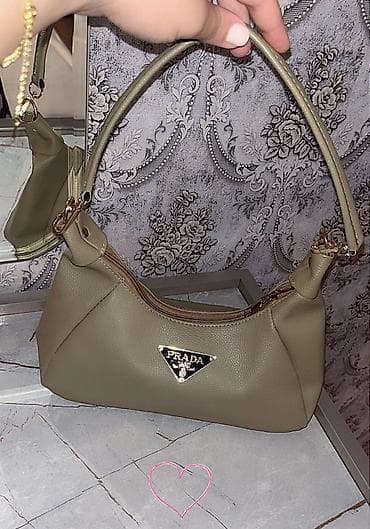 cantalar mekteb: Çiyin çantası, Prada, Yeni — 2