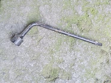 Maye divar kağızları: Universal təkər açarı / buji açarı kombinə alət - L‑formal dizayn — 1