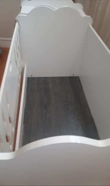 Oğlan və qız üçün, İşlənmiş, Dördbucaq, Beşik, Dəst ilə, Matras ilə, Yellənmə mexanizm ilə