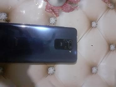 Xiaomi Redmi Note 9 smartfon - Arxa tərəfdə kvadrat modulda çoxlu