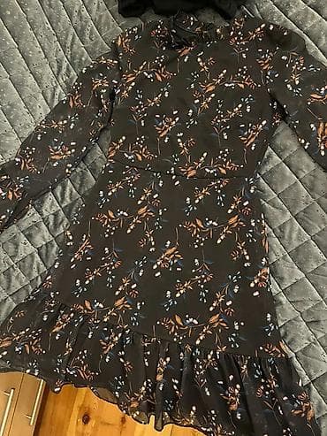 Qadın donu – çiçək naxışlı, tünd əsas rəng üzərində - Stil: A-line