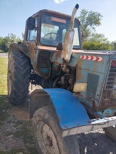 taxıl bicən kombaynlar: Traktor MTZ (Belarus) tipli, kabinalı, arxadan qoşqu və kənd — 5