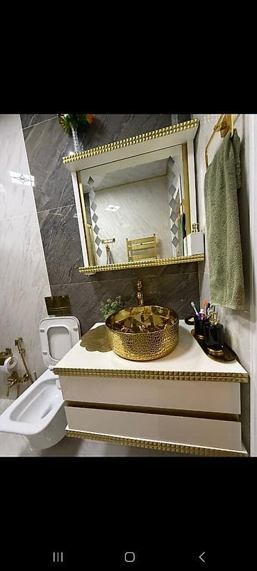 hamam dolapları: Qızılı dekorlu hamam mebeli dəsti satılır, baha alınıb, az işlənib,heç — 1