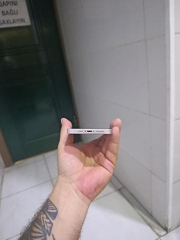 philips xenium 9@9h: IPhone 13 — 2