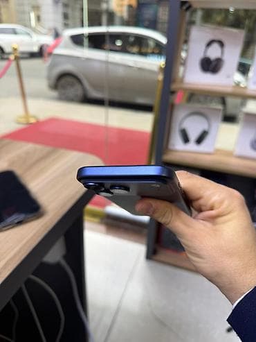 телефон fly 239: IPhone 17 Pro Max, Голубой — 6