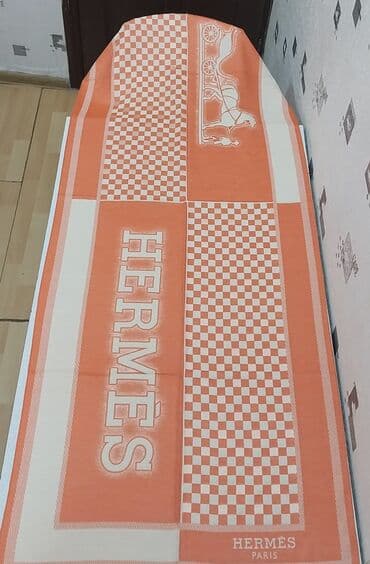 pul kiseleri: Hermes şərfi, xanımlar üçün, təzədir, keyfiyyətlidir. Model: Hermès — 2