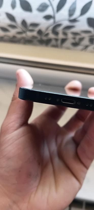 simsiz internet: IPhone 12 mini, 128 GB, Barmaq izi, Simsiz şarj, Face ID — 3
