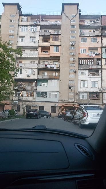 oguzda ev satilir: Bakı, Qaraçuxur qəs., 5 otaqlı, Köhnə tikili, m. Neftçilər, 76 kv. m — 4