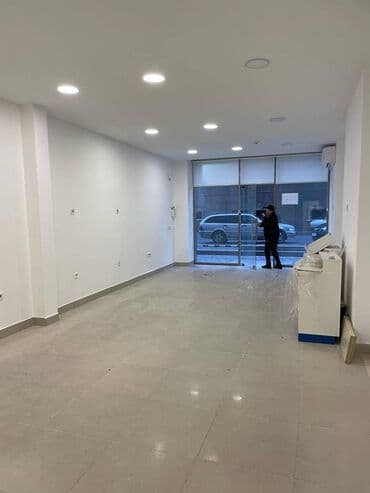 xacmaz obyekt: Xalqlar metrosuna yaxin yerləşən 77kv sahəsi olan əşyali obyekt — 1