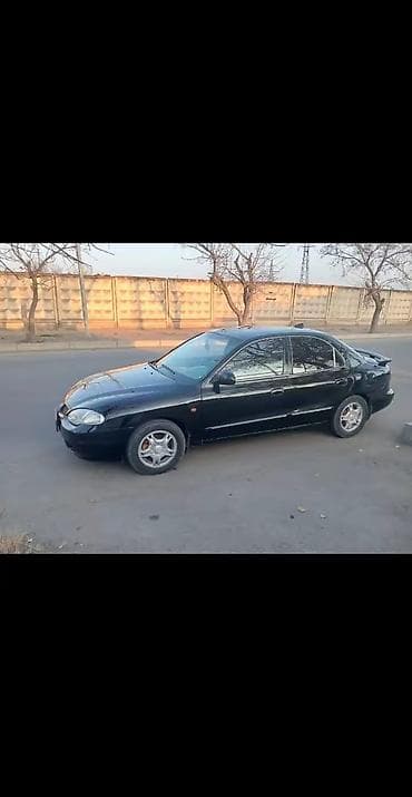 015 diskleri: Hyundai Elantra sedan - Kuzov: qara rəng, 4 qapı, arxa spoylerli - — 3