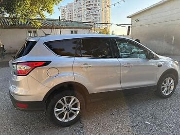 zapi satisi: Ford Escape: 1.5 l | 2017 il 130000 km Ofrouder/SUV — 4