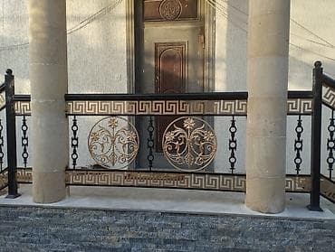 işlenmiş taxtlar: Dəmir məhəccər və pəncərə barmaqlıqları – dekorativ döymə elementli — 1