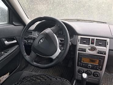 vaz 2107 kreditle satisi: LADA Priora liftbek (5 qapı), tünd mavi rəng — 6