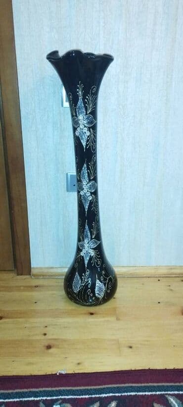 islenmis bak: Bir vaza — 1