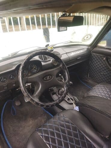 ваза напольная стеклянная высокая без узора: ВАЗ (ЛАДА) 2106: 1.6 л | 2004 г. 25634 км Седан — 10