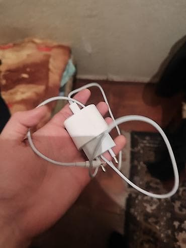 i̇pod: Simsiz şarj cihazı Apple, > 20 Vt, İşlənmiş — 2