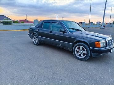 mersedes 221: Mercedes-Benz 190 (W201) sedan - Kuzov: 4 qapılı sedan, qara rəng - — 4