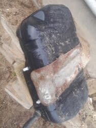 Radiatorlar: Məhsul: Avtomobil üçün yanacaq çəni Təsvir: - Metal korpuslu, qara — 2