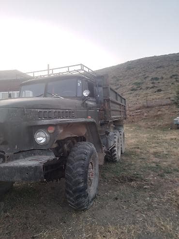 opel vektra b: Ural 6x6 yük maşını – damperli bort kuzovlu. Xüsusiyyətlər: - 6x6 tam — 2