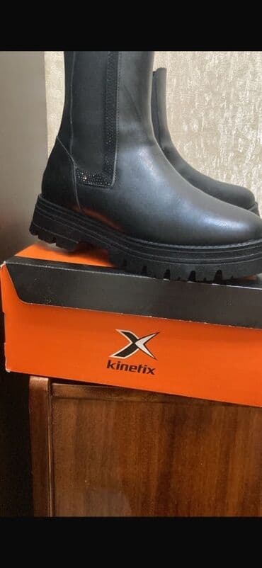 çəkməcə: 1 dəfə geyinilib 40 rqzmerdi 55 man 90 almışam flodan İndidə var floda — 4