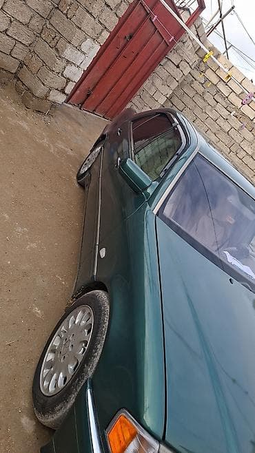 Ferrari: Satılır: yüngül minik avtomobili Əsas xüsusiyyətlər: - Kuzov: sedanın — 9