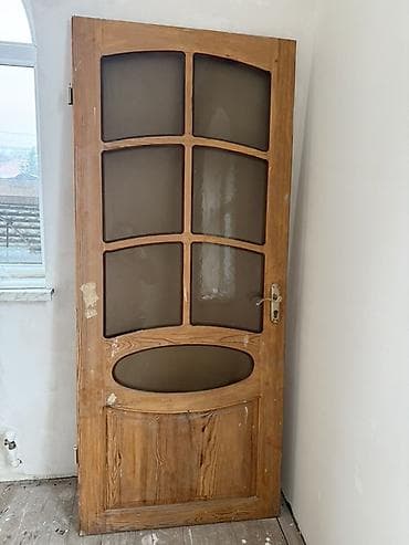 Двери и комплектующие: Taxta şüşəli interyer qapısı və qutu - Material: təbii ağac (korpus — 1