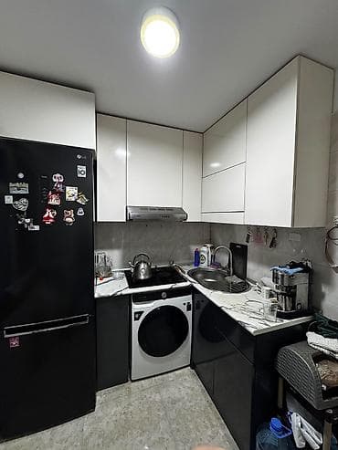 kukna mebeli işlenmiş: Mətbəx Mebeli 450₼Satilir. Üzerinde heçnə verilmir. Ölçü dəqiq deyil — 1