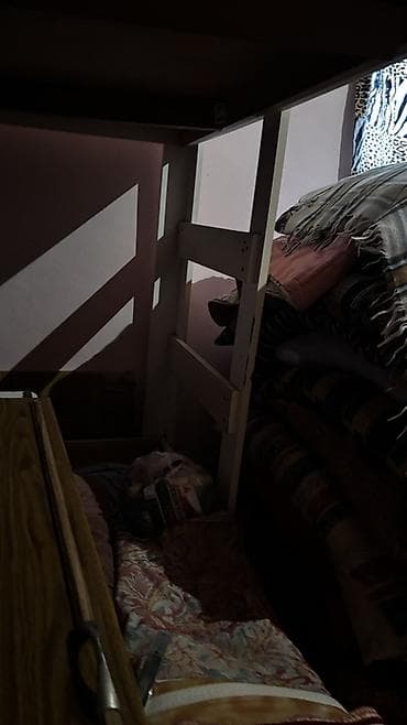 bed: Oğlan və qız üçün, İşlənmiş, Çarpayı, Matrassız, Siyirməsiz, Taxta — 3