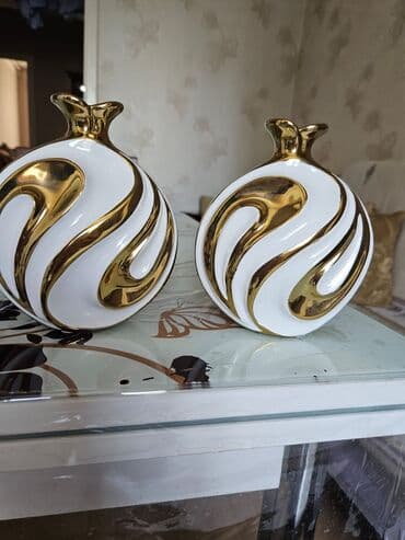 Güzgülər: Təcili!!! Ela vəziyyətdə olan 2 eded suvenir qablar satılır. Cütün — 2