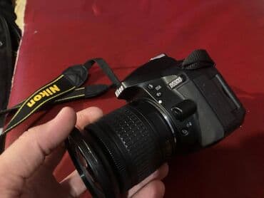 NIkon d5300 satilir 10-20mm lens batayrea ve zaryadnoy 4 gb kart