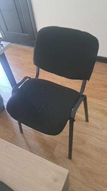 2el mebeler: Ofis mebelləri dəsti Tərkib: - Ofis kreslosu (böyük) - 3ədəd -Ofis — 6