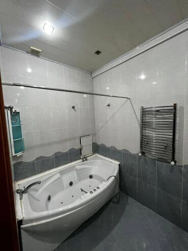 bine qesebesinde ev: Ev temirlidir, tam ewyali verilir ve bezi ewyalar yenilenib. Binada — 10