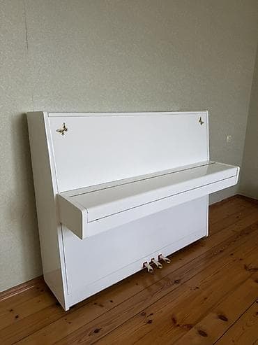 piyana: Upright piano – “Belarus” (ağ, parlaq lak) - Model: Belarus upright — 4