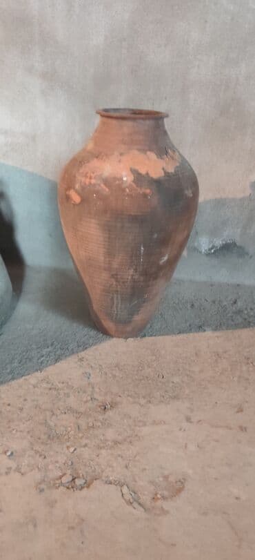 dekor guldan: Böyük həcmli saxsı küp - Material: təbii gil, əl işi çarx üsulu - — 2