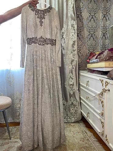 халаты для келинок: 👗 Uzunqollu model ✨ Boyun hissəsi və bel nahiyəsi daş-qaş işləməlidir — 2