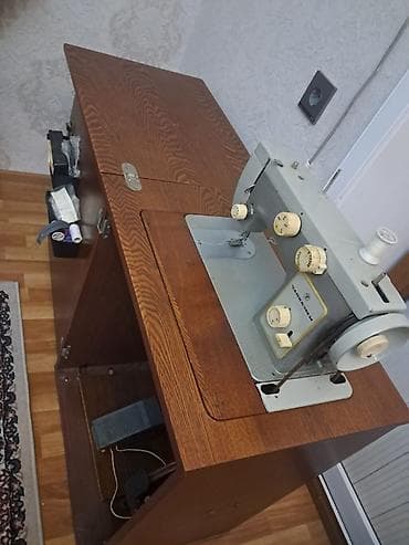 Tikiş maşınları: Tikiş maşını İşlənmiş,Elektromexaniki, 3 saplı, Ünvandan götürmə — 2