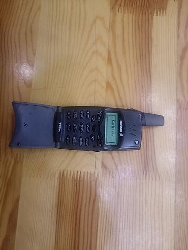pc hisseleri: Ericsson T28sc – klassik “flip” mobil telefon Xüsusiyyətlər: - Model — 2