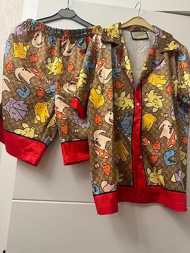 short: Gucci shortlu kosrum.Sml olcuye uygun.vox baha alinib — 3