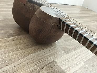 gitara sim: Tar – milli simli musiqi aləti köhnə aletdir. problemi yoxdur. uzu — 5