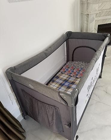 şaxda baba: Brave Baby qatlanan uşaq çarpayısı/oyun beşiyi - Rəng: tünd boz (mesh — 2