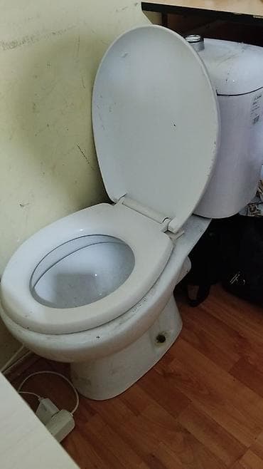 jakuzi hamam: Unitaz və hamam aksesuarları dəsti ikisi biryerde satilir real alıcıa — 2