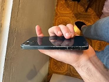 iphone se3: IPhone 13, Qara — 2