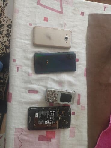 samsung s3350 ch@t 335: Məhsul: müxtəlif model mobil telefonlar və bir ədəd köhnə tip düyməli — 1