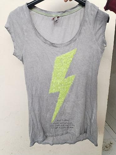 Qadın T‑şortı – boz rəng, ön hissədə iri parlaq seqinli ildırım