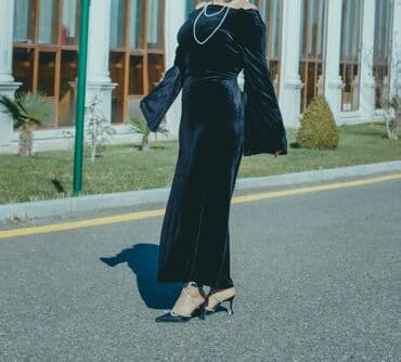 Digər qadın geyimləri: 60m — 1