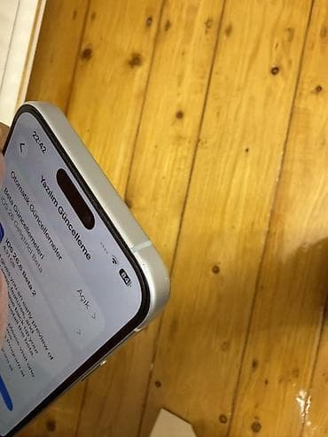 ayfon 7 s: IPhone 15 Plus, 128 GB, Ağ, Barmaq izi, Simsiz şarj, Face ID — 7