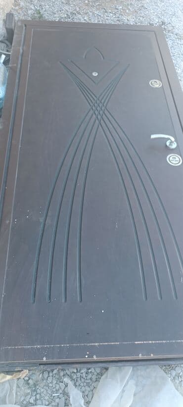 seyf qapılar sederek: Metaldan giriş qapısı - Material: polad gövdə, qapı kənarlarında — 1