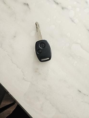 Honda avtomobil açarı – orijinal uzaqdan idarəetmə funksiyalı