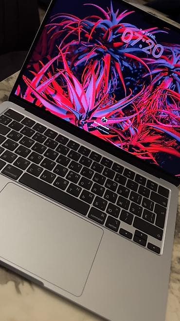 Apple MacBook, 13.3 ", Apple M3, 512 GB