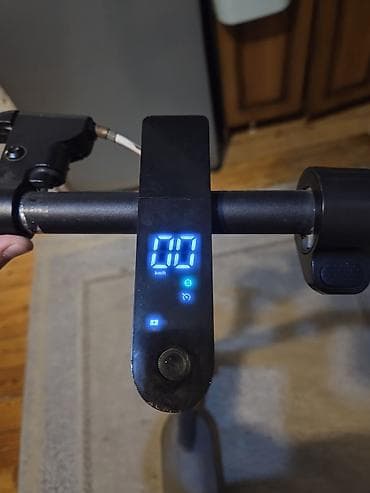 Model:Xiaomi Mijia M365 Sürət:16-25km/s Motor gücü:350-500v — 1